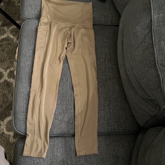 Light brown champion spandex high waisted leggings with pockets - Picture 3 of 3